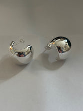 Load image into Gallery viewer, Bombé Silver Earrings